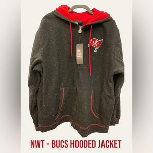 NWT- 🏈 NFL 🏈 TAMPA BAY BUCCANEERS MEN’S XL ZIP-UP FLEECE HOODED JACKET *RARE*